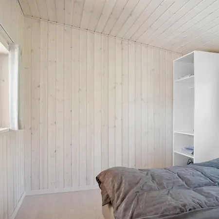 Toska - 100m To The Fjord By Interhome