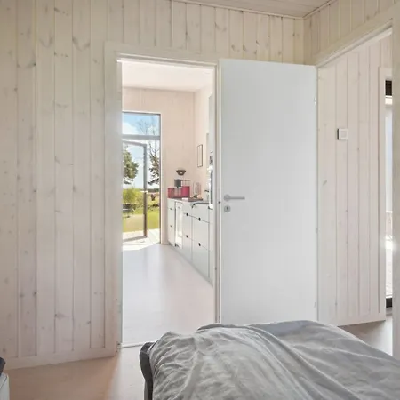 Toska - 100m To The Fjord By Interhome